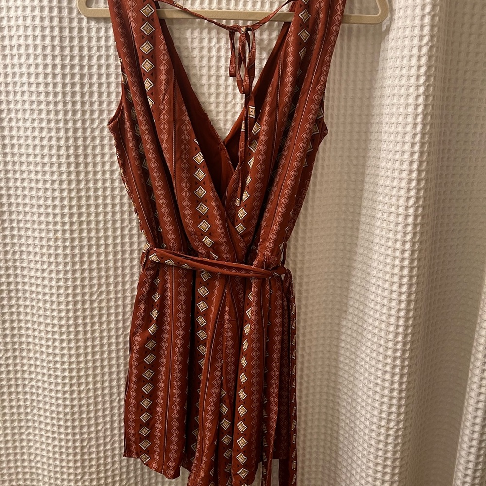 Romper - Picture 2 of 7